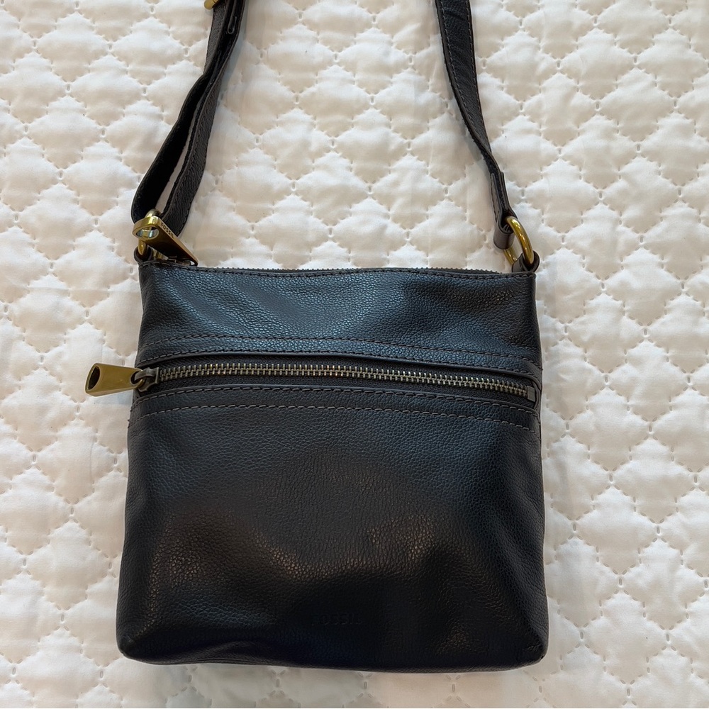 Like New Fossil Voyager Brown Leather Crossbody